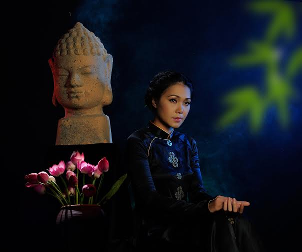 Bộ[-]ảnh[-]Đinh[-]Y[-]Nhung[-]huyền[-]bí[-]trước[-]cõi[-]thiền